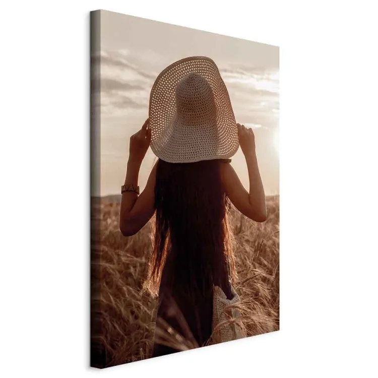 Späte Ernte (1-teilig) Hochformat - Frau bei Sonnenuntergang