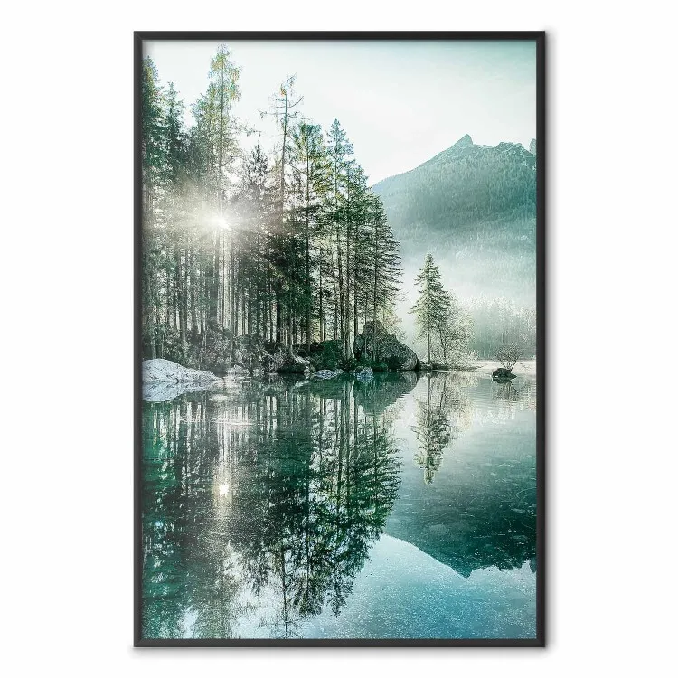 Morgen am See - Seelandschaft vor Bäumen und Sonnenaufgang