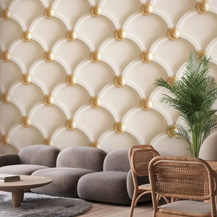 Perfekte Harmonie - Gestepptes beiges Muster mit goldenen Ornamenten